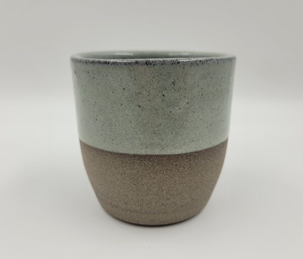 Rustikaler Becher handgedreht mit graugrüner Glasur, 250 ml, ca. 8,5 cm hoch