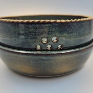 Beerensieb mit Auffangschale aus Keramik in blau-grüner Glasur