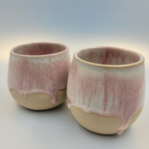 Kaffeebecher Steinzeug 300 ml mit rosa Effektglasur handgefertigt